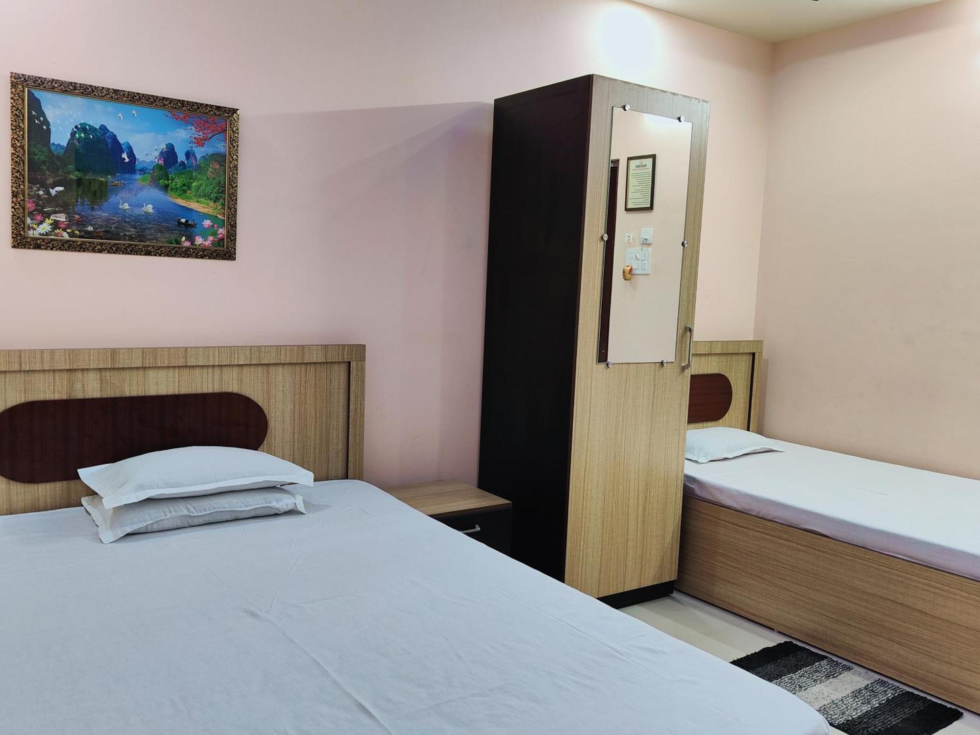 Gulab Lodge Siliguri Exteriör bild