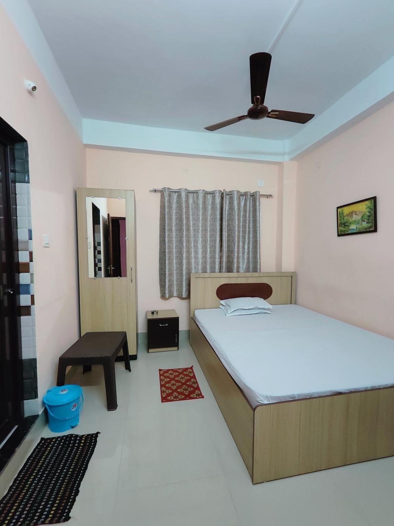 Gulab Lodge Siliguri Exteriör bild